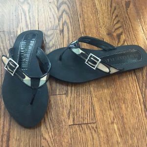 Burberry Nova Lancaster Flip Flop